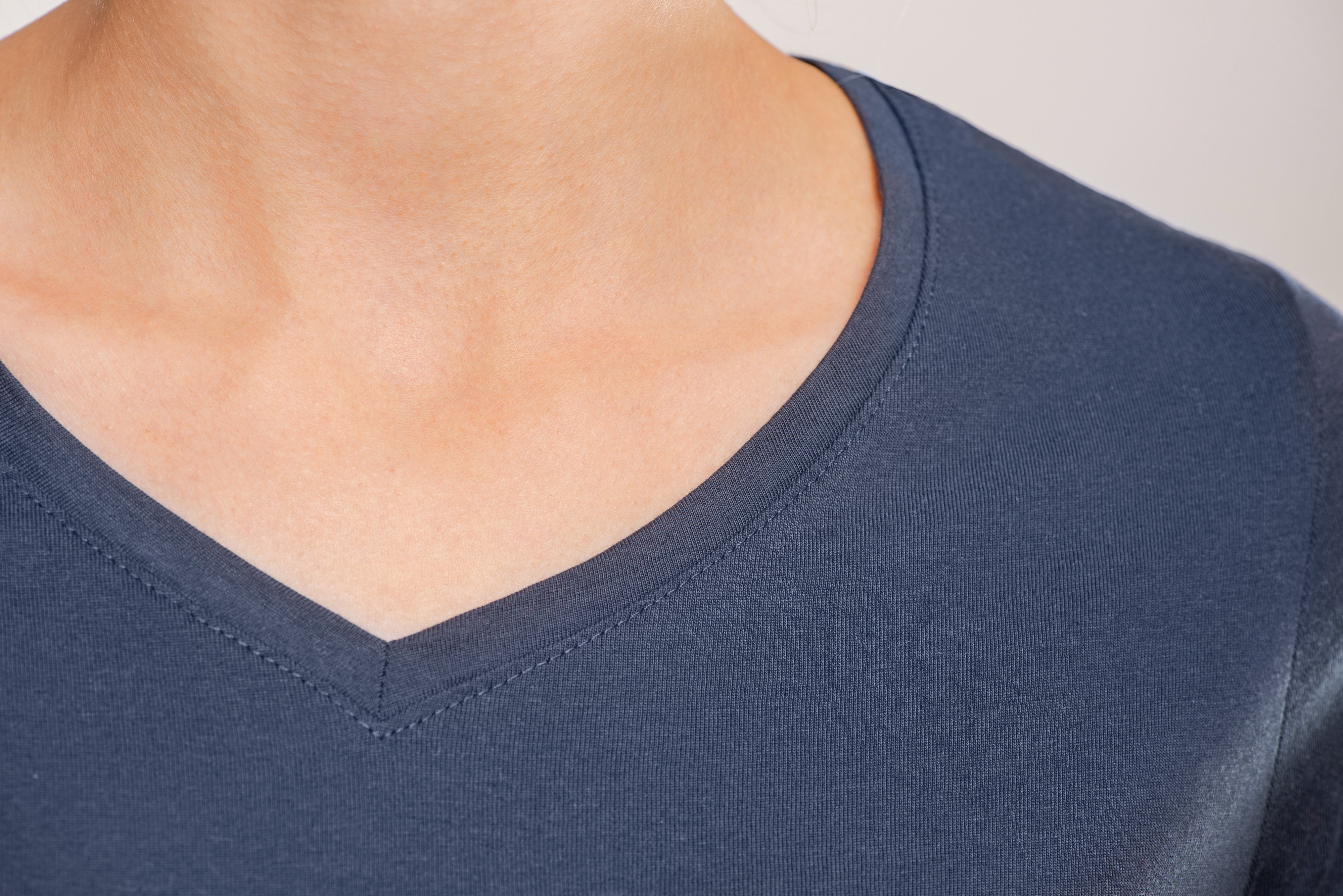 HRM Damen  V-Ausschnitt T-Shirt