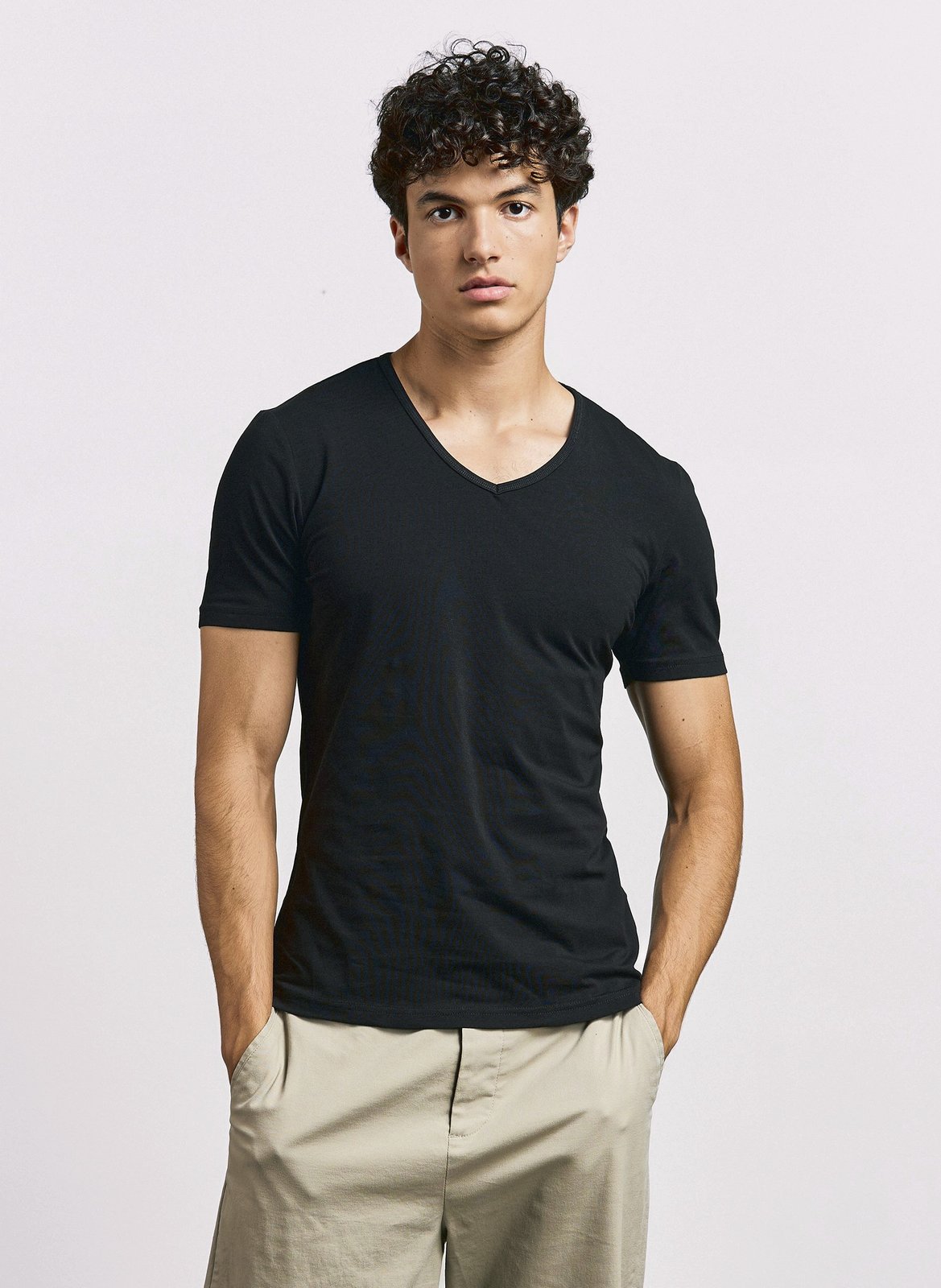 Promodoro Men's Slim Fit V-Neck-T