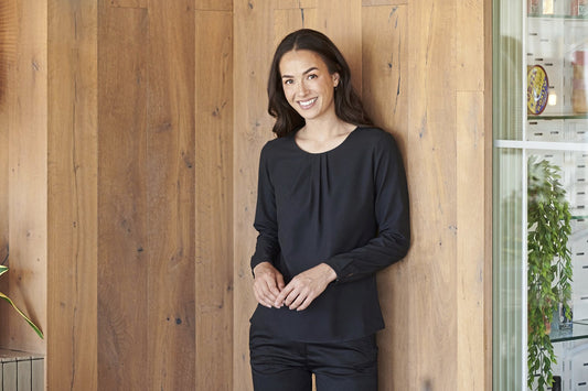 Henbury Ladies' Pleat Front Long Sleeved Blouse