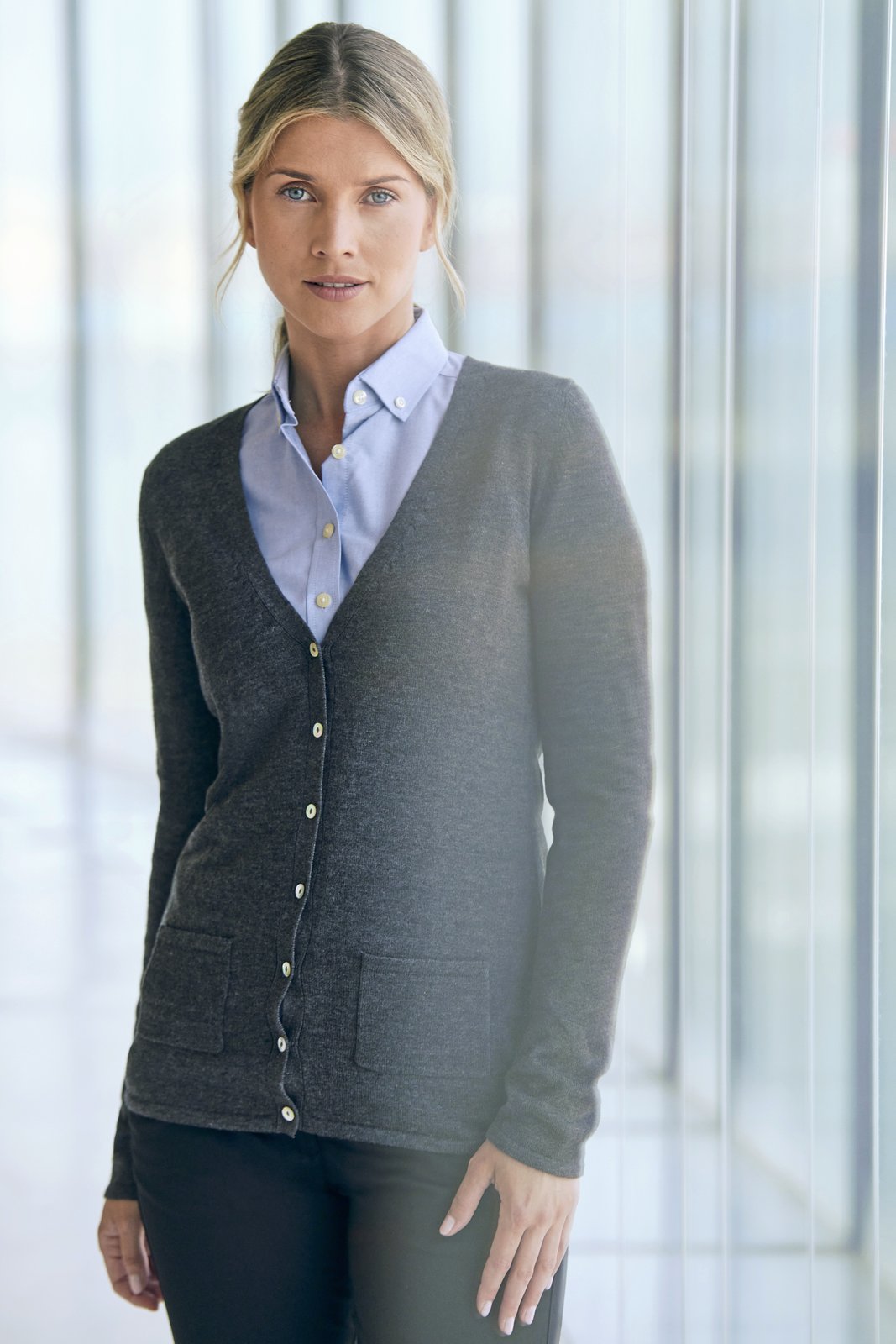 Henbury Ladies' Lightweight V-Neck Cardigan