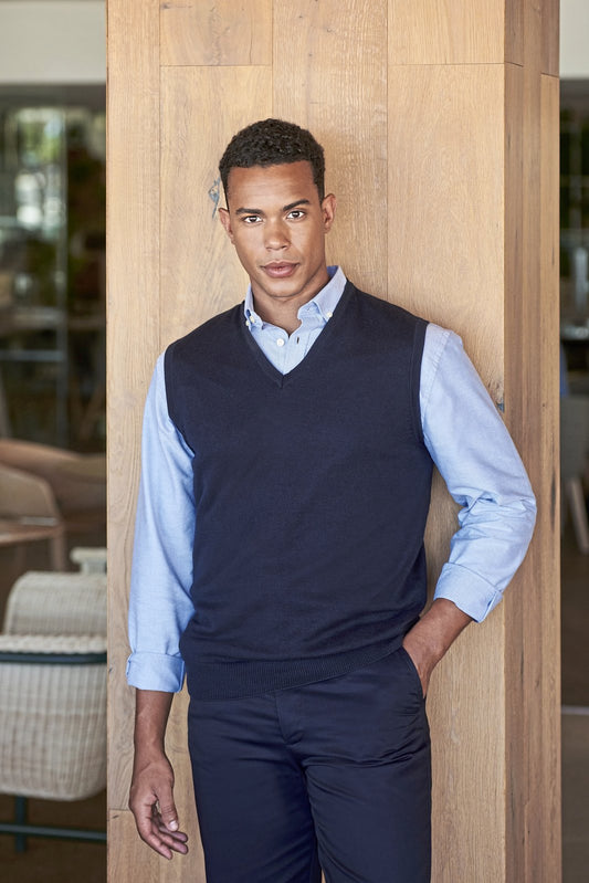 Henbury Men's Lightweight Sleeveless V-Neck Jumper